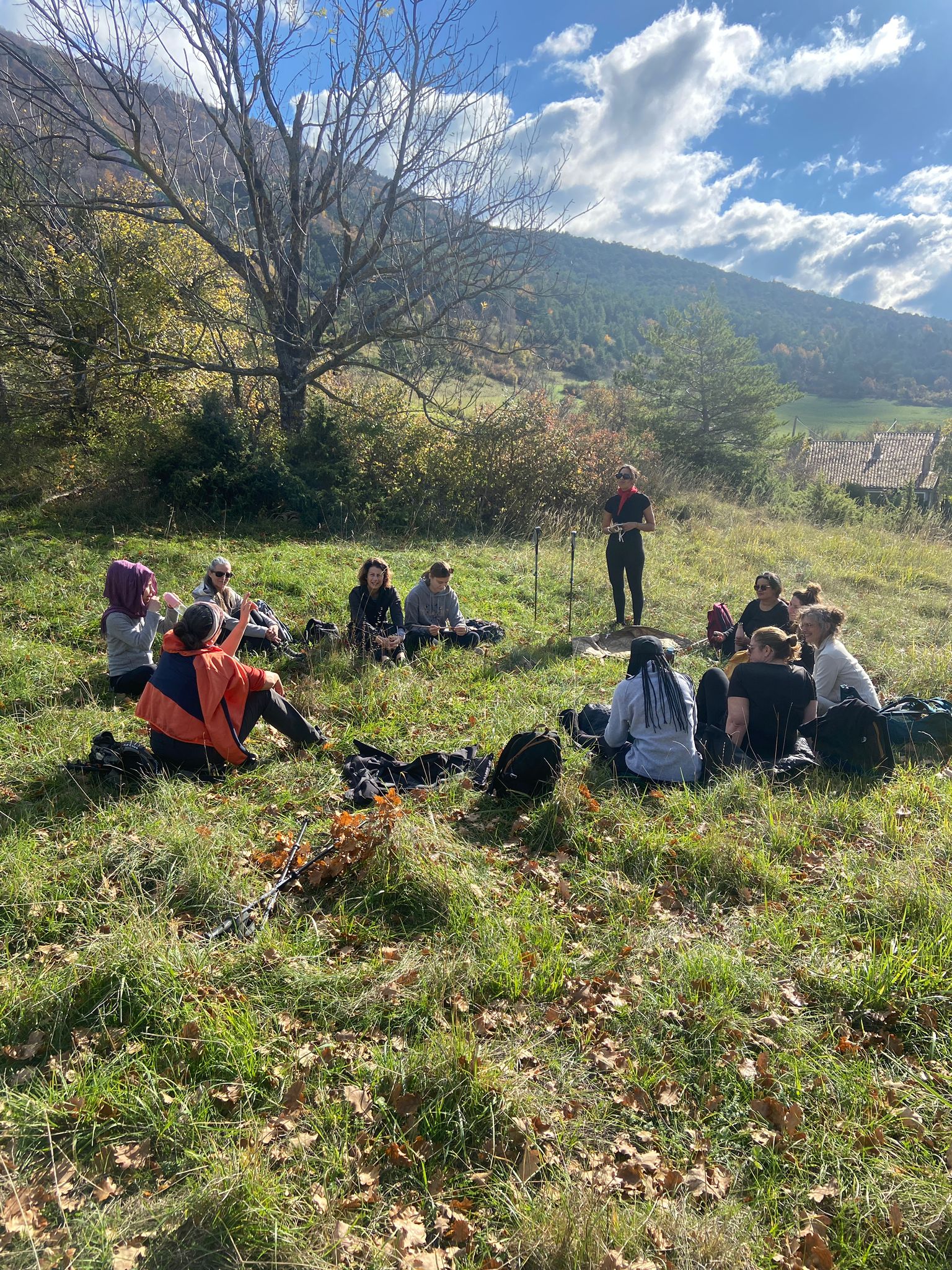 Posture de yoga pour le séjour retraite de yoga en drôme